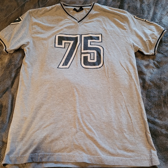 🌻 3 for $15. Cedarwood State mens tshirt. Size 38. - Picture 1 of 4